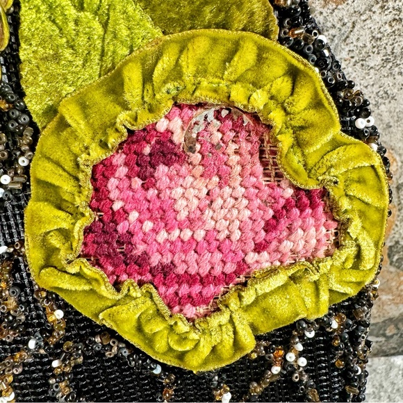 Vintage SOURE New York Bag 1960s Handcrafted Floral Beaded Needlepoint Purse EUC - Picture 3 of 13